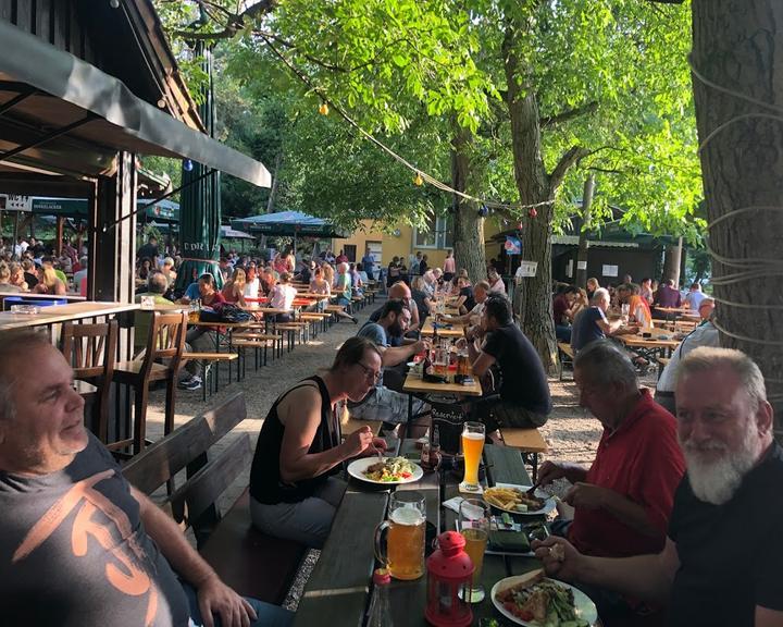 Uferstüble Biergarten